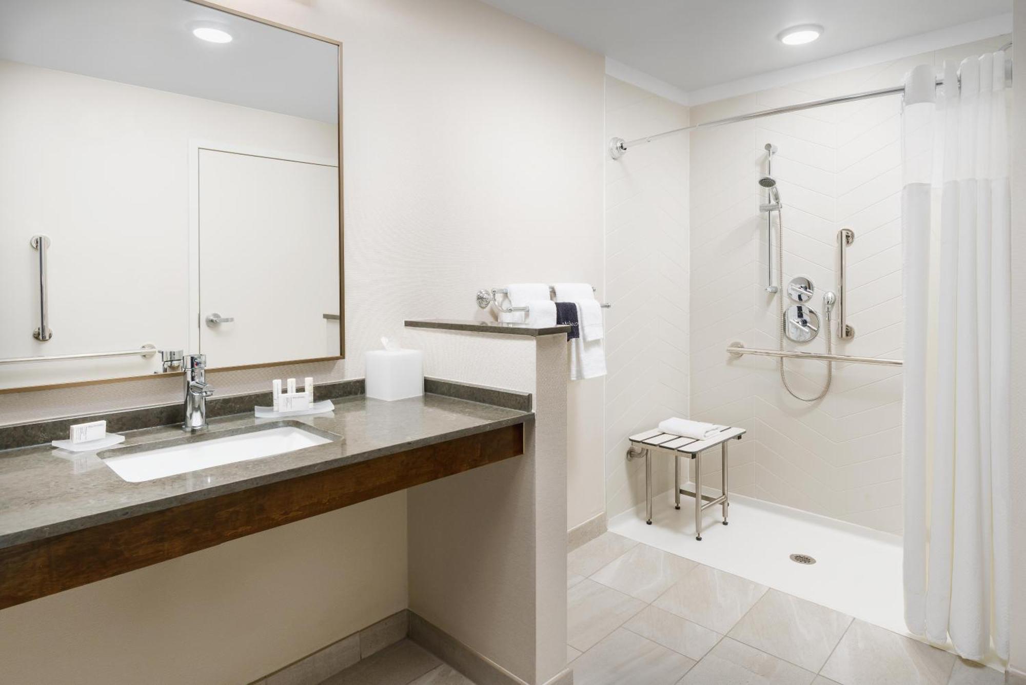 Fairfield & By Marriott Yosemite 3*